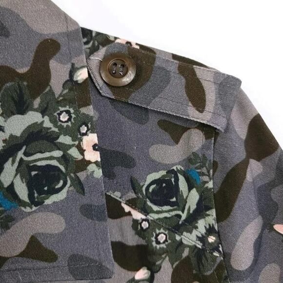 Montana Co Floral Camo Shacket Medium - Picture 3 of 10